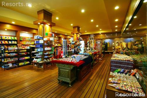 Kata Beach Resort & Spa 6